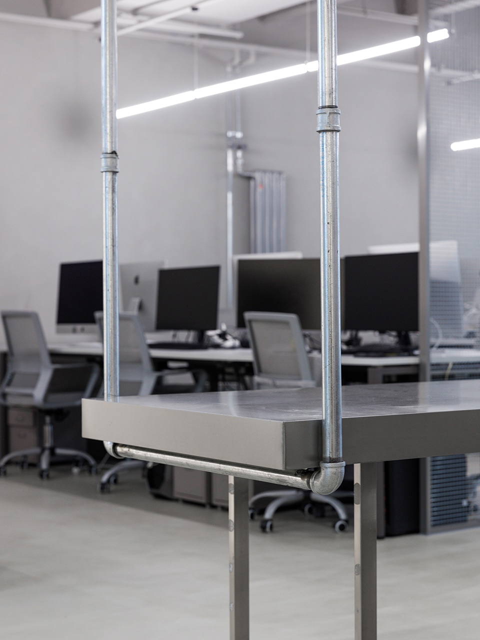 辦公室裝修設(shè)計,粗狂的線條走進(jìn)工業(yè)之美！(圖3)